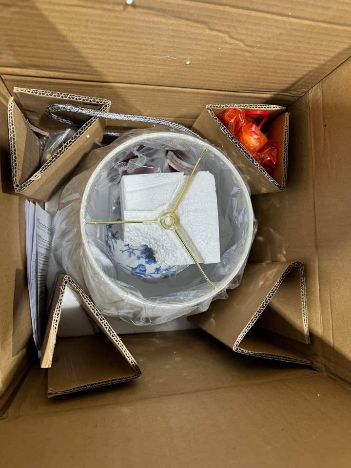 JONATHAN Y Grace 24 in. Blue/White Floral Classic LED Table Lamp