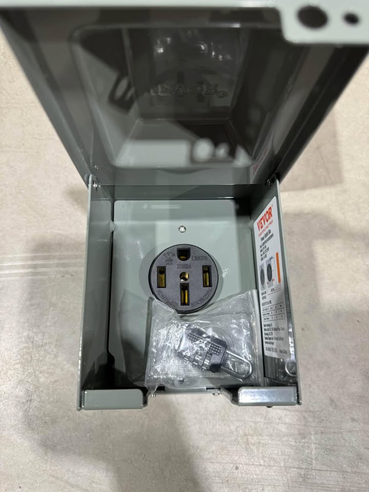 VEVOR RV Power Outlet Box Indoor/Outdoor 30 Amp 125-Volt/250-Volt Receptacle Panel NEMA TT-30R Single Outlet for RV Camper Car