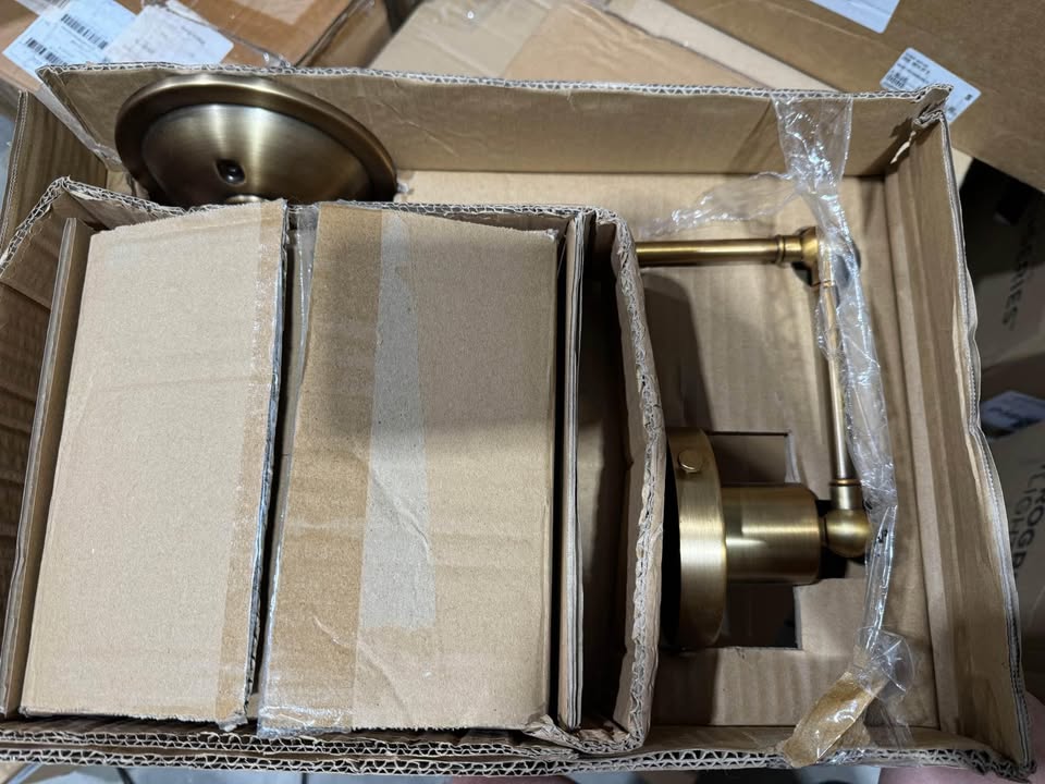 Progress Lighting Hinton Collection 1-Light Gold Vintage Brass Swing Arm Adjustable Coastal Farmhouse Wall Light Sconce
