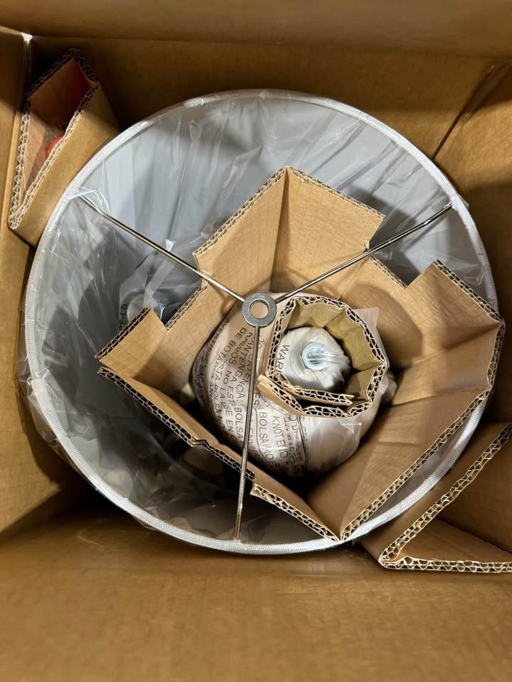 Hampton Bay Saddlebrook 21.5 in. Cream Ceramic and Faux Wood Table Lamp with White Fabric Shade