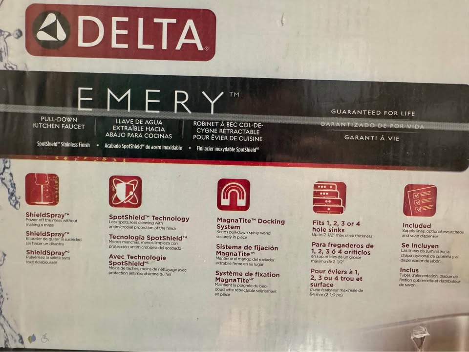 Delta Emery Single-Handle Pull-Down Sprayer Kitchen Faucet with ShieldSpray and Soap Dispenser in SpotShield Stainless Steel
