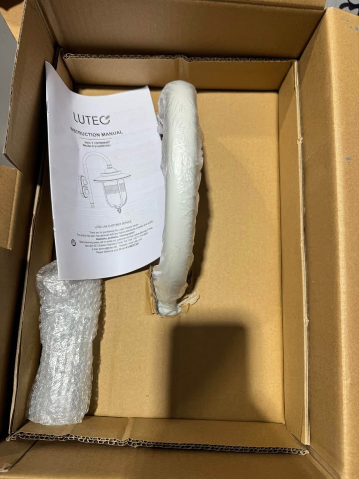 LUTEC Coastal Old Saybrook 1-Light White Outdoor Wall Lantern Sconce