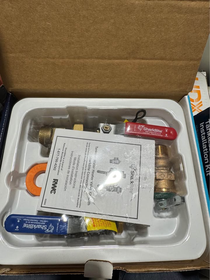 SharkBite 3/4 in. Tankless Water Heater Valves Installation Kit